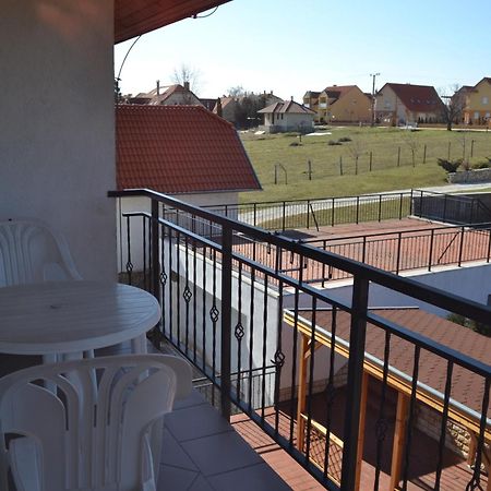 Villa Nova Hévíz Екстериор снимка