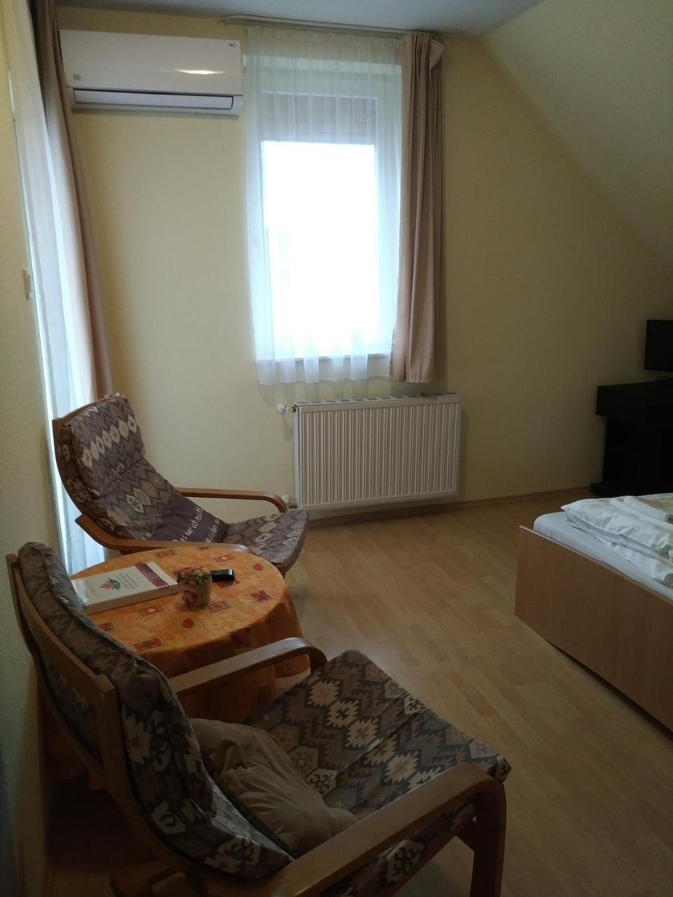 Villa Nova Hévíz Екстериор снимка