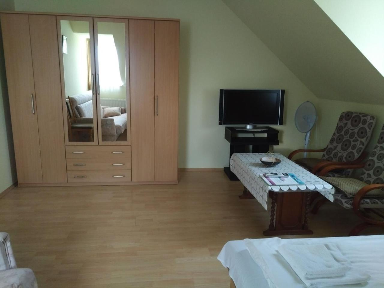 Villa Nova Hévíz Екстериор снимка