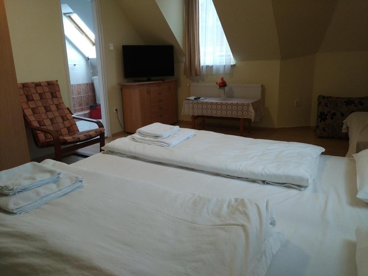Villa Nova Hévíz Екстериор снимка